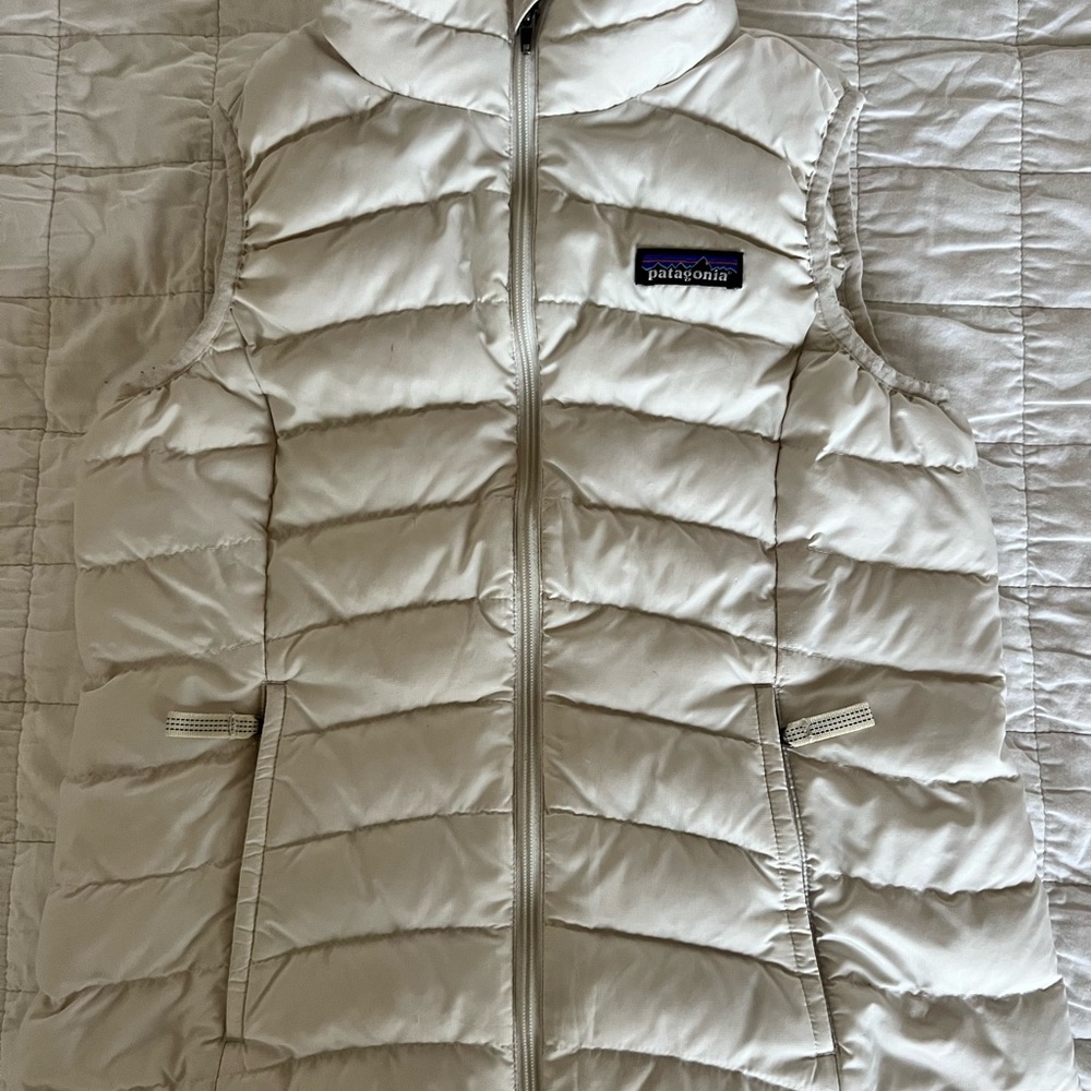 Patagonia white puffer vest size 7-8 children kids small